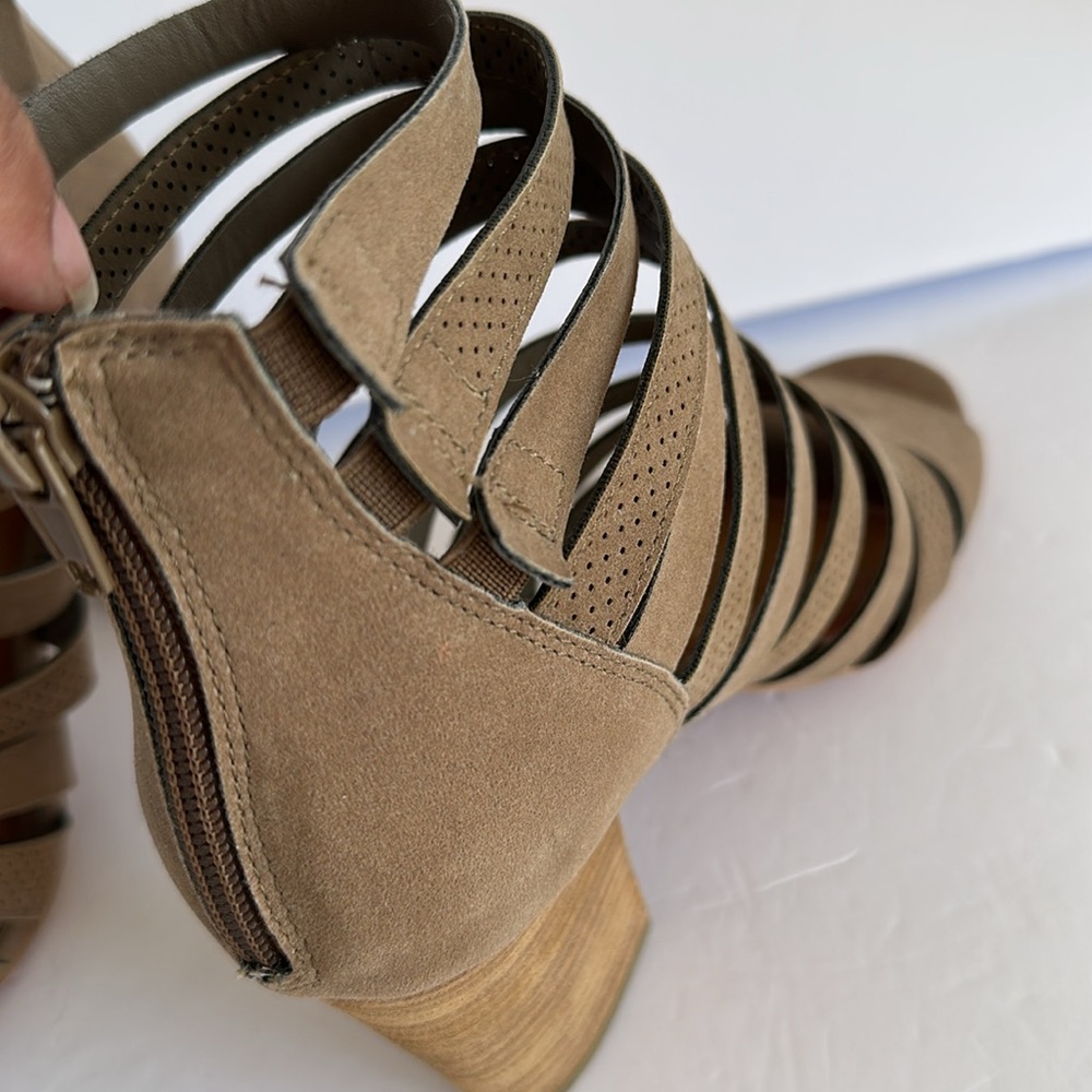 London Rebel Women’s Strappy Tan Heels - Picture 10 of 17